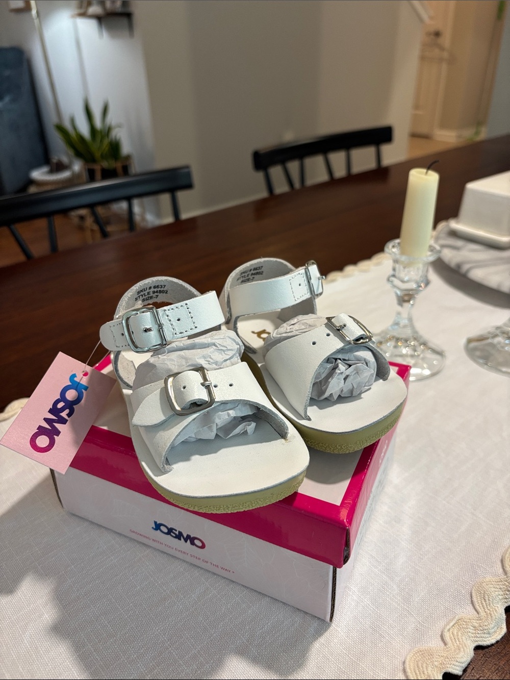 NWT NEW in box white 100% leather saltwater sandals size 7 or 9 toddler Velcro